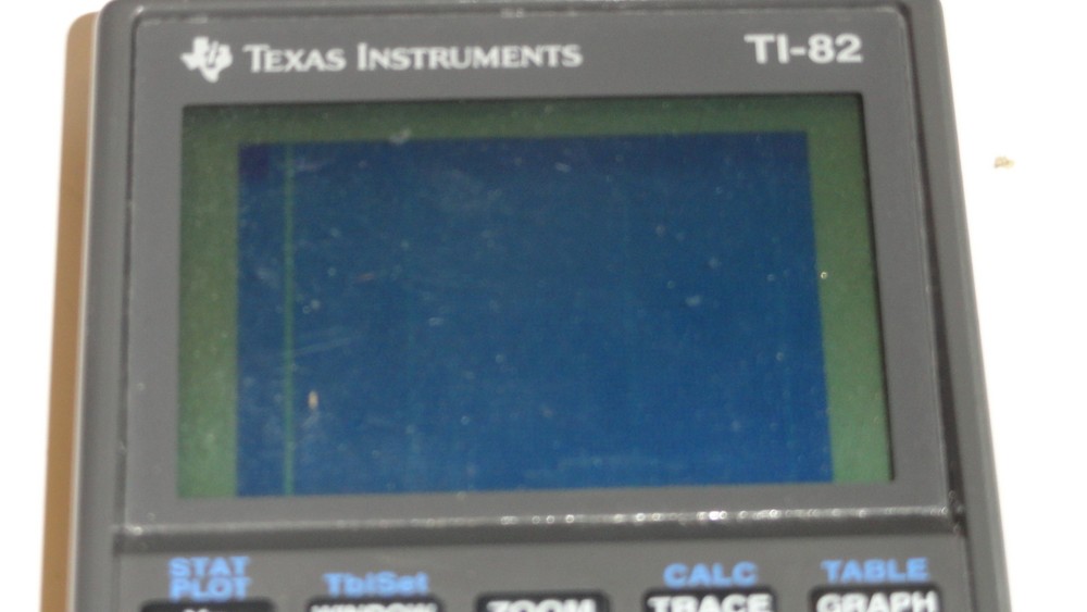 GG13: Texas Instruments TI-82 Graphing Calculator TI82