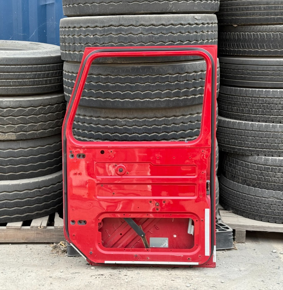 International 4900 Series Passenger Door Shell