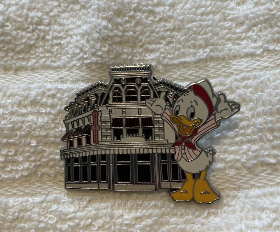 Disney Donald Duck Single Pin with Building Design