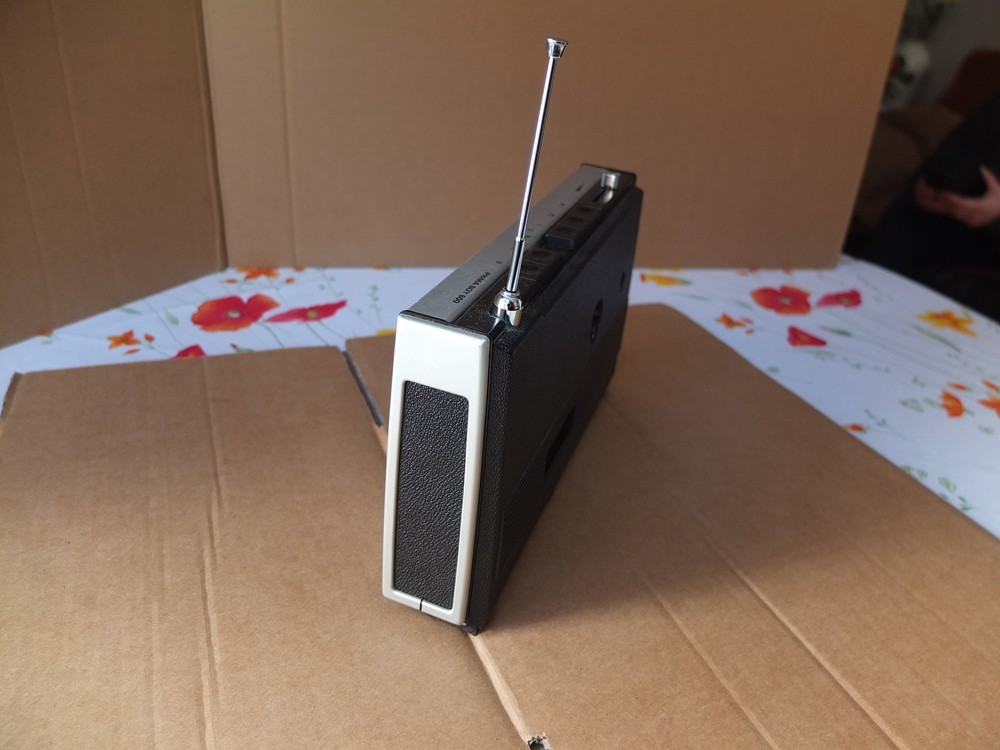 GRUNDIG PRIMA BOY 600 TRANSISTOR RADIO , WORKING ORDER.