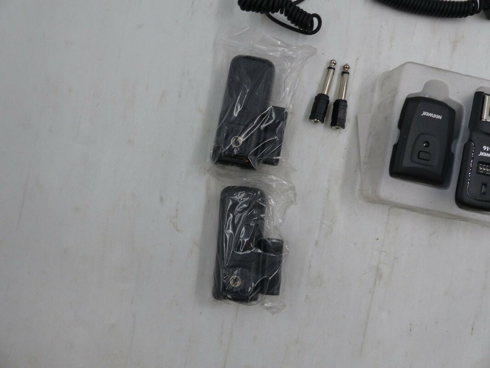 NEEWER CT-16 CAMERA FLASH TRIGGER KIT CT-16 WITH WIRELESS RECEIVERS
