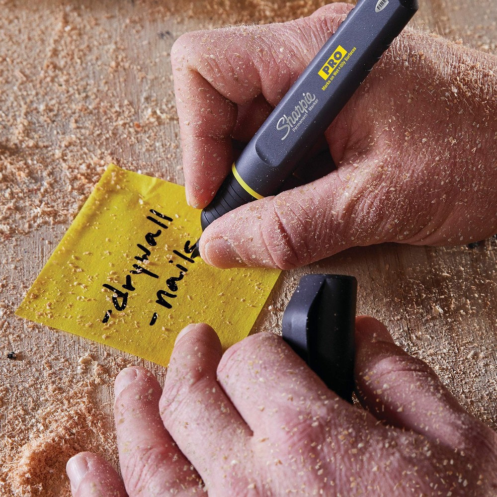 Sharpie Pro Permanent Marker Fine Point Black Jobsite Tough 1 Count