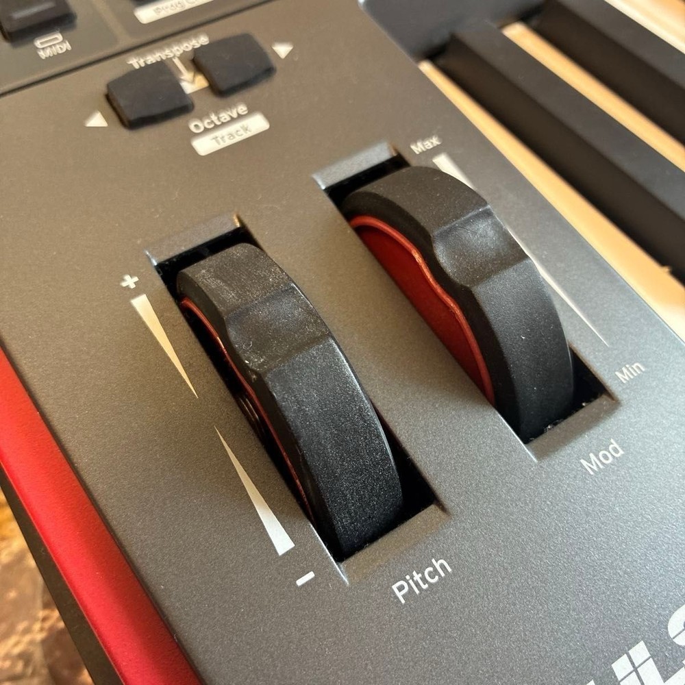 Novation Impulse 25 MIDI Keyboard Controller 25-Key USB DAW Pad Japan Tested