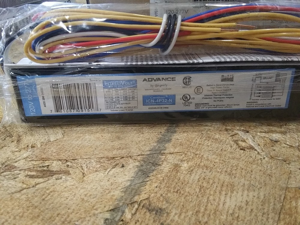 Phillips Advance ICN-4P32-N