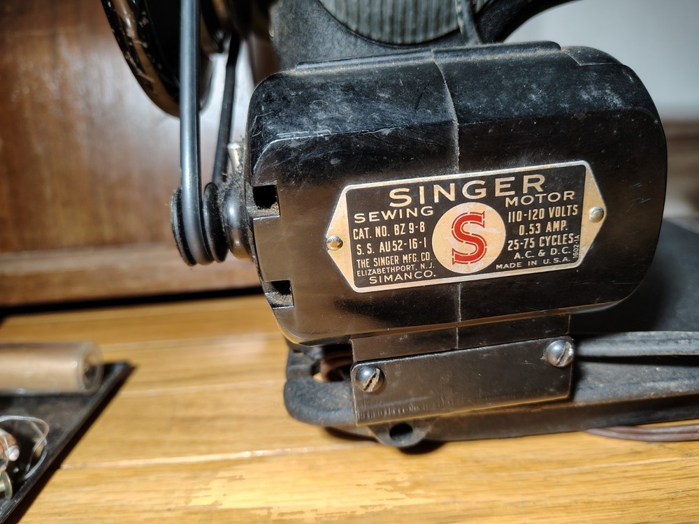 Singer 1950 #128 Sewing Machine /Working With Case