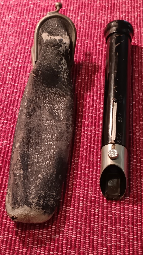 VINTAGE POCKET MICROSCOPE  / WITH LEATHER CASE