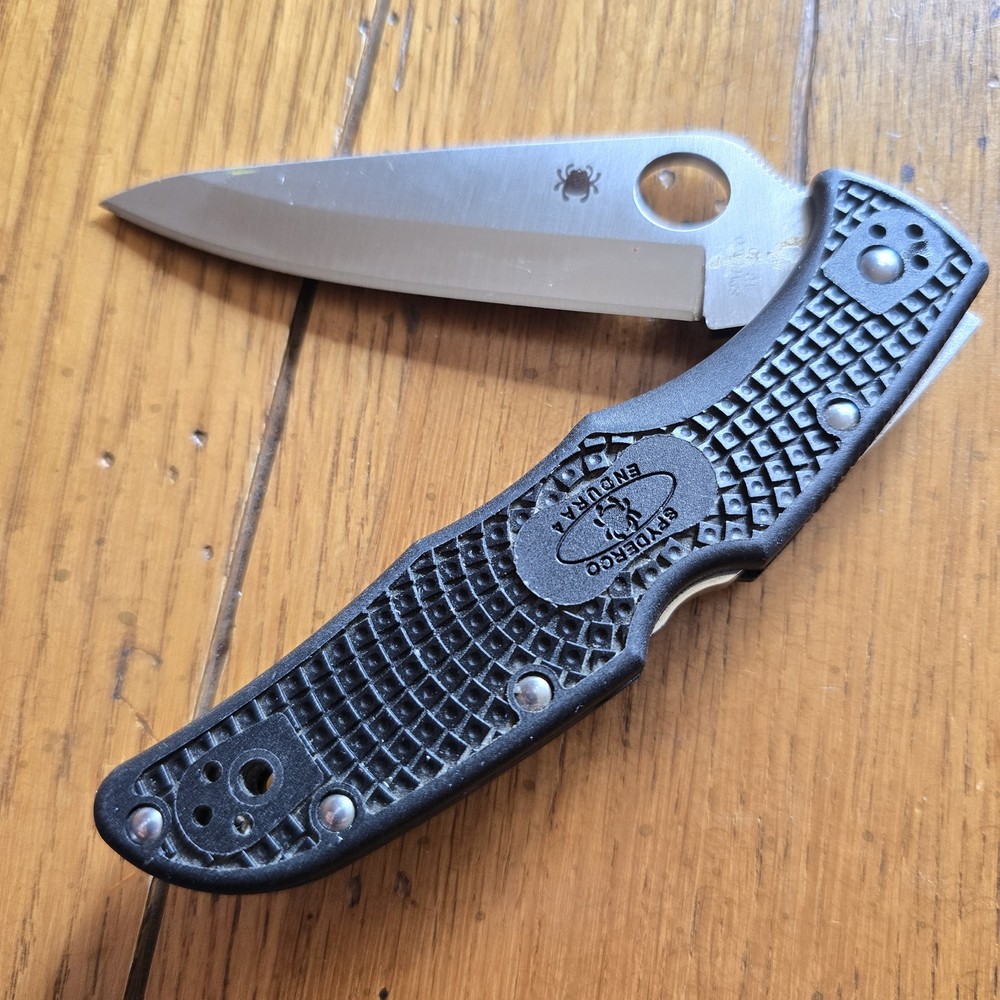 SPYDERCO ENDURA 4 LOCKBACK KNIFE VG-10 PLAIN EDGE