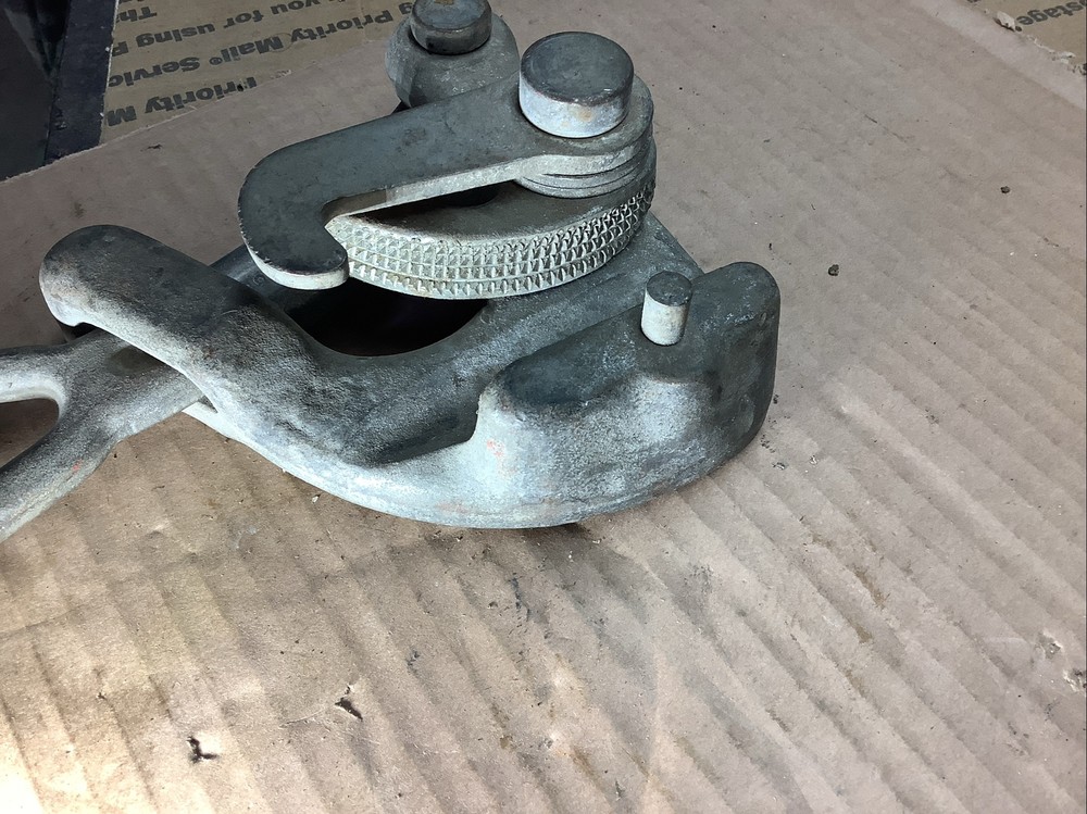 Klein Tools Cable Puller 8,000 LBS Max Load .28-.75 Size Range CAT NO. 1625-20