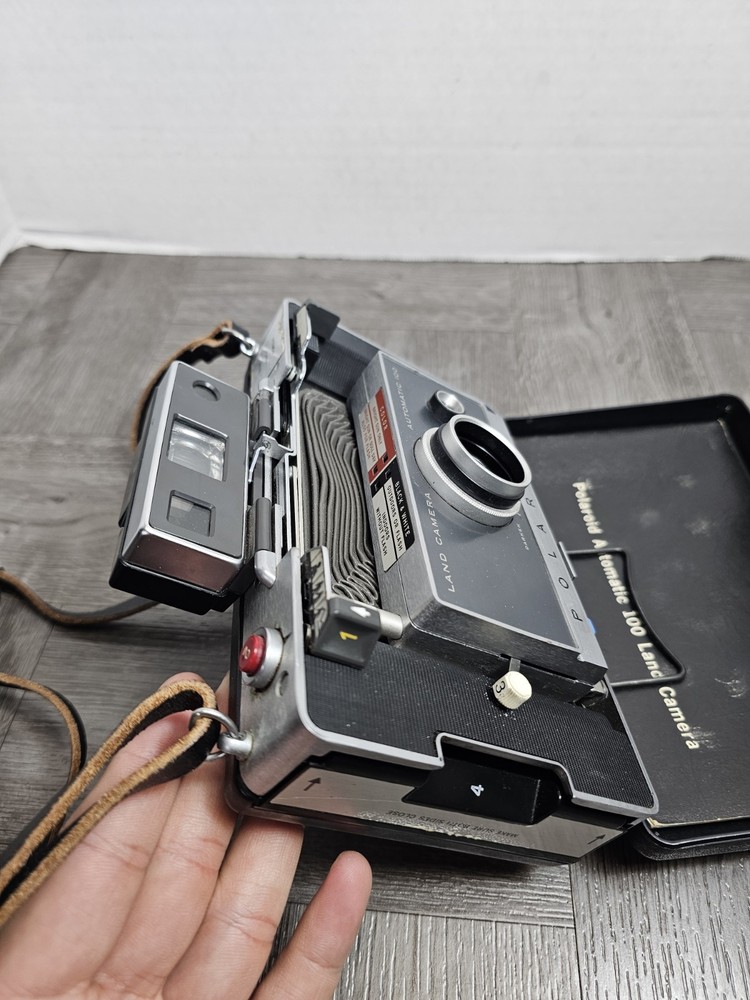 Polaroid Automatic 100 Land Camera w/ Hard Case