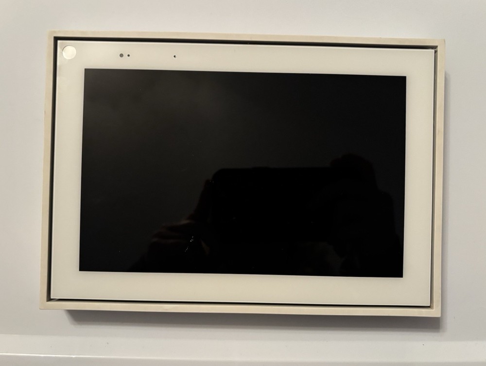 Facebook Meta Portal Mini 8" Touchscreen Smart Video Display - White