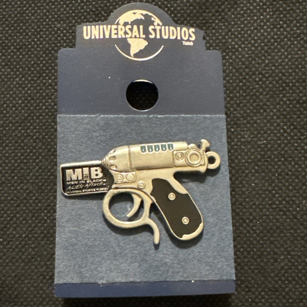 Men In Black Alien Attack Keychain & Pin MIB Universal Studios Florida