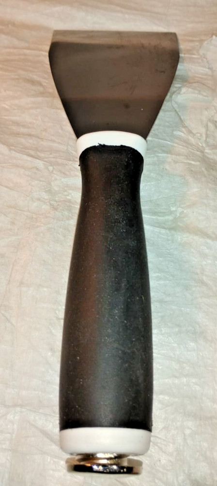 Amazon Basics Soft Grip Bent Scraper 3" with Pole Socket & Hammer End for Paint