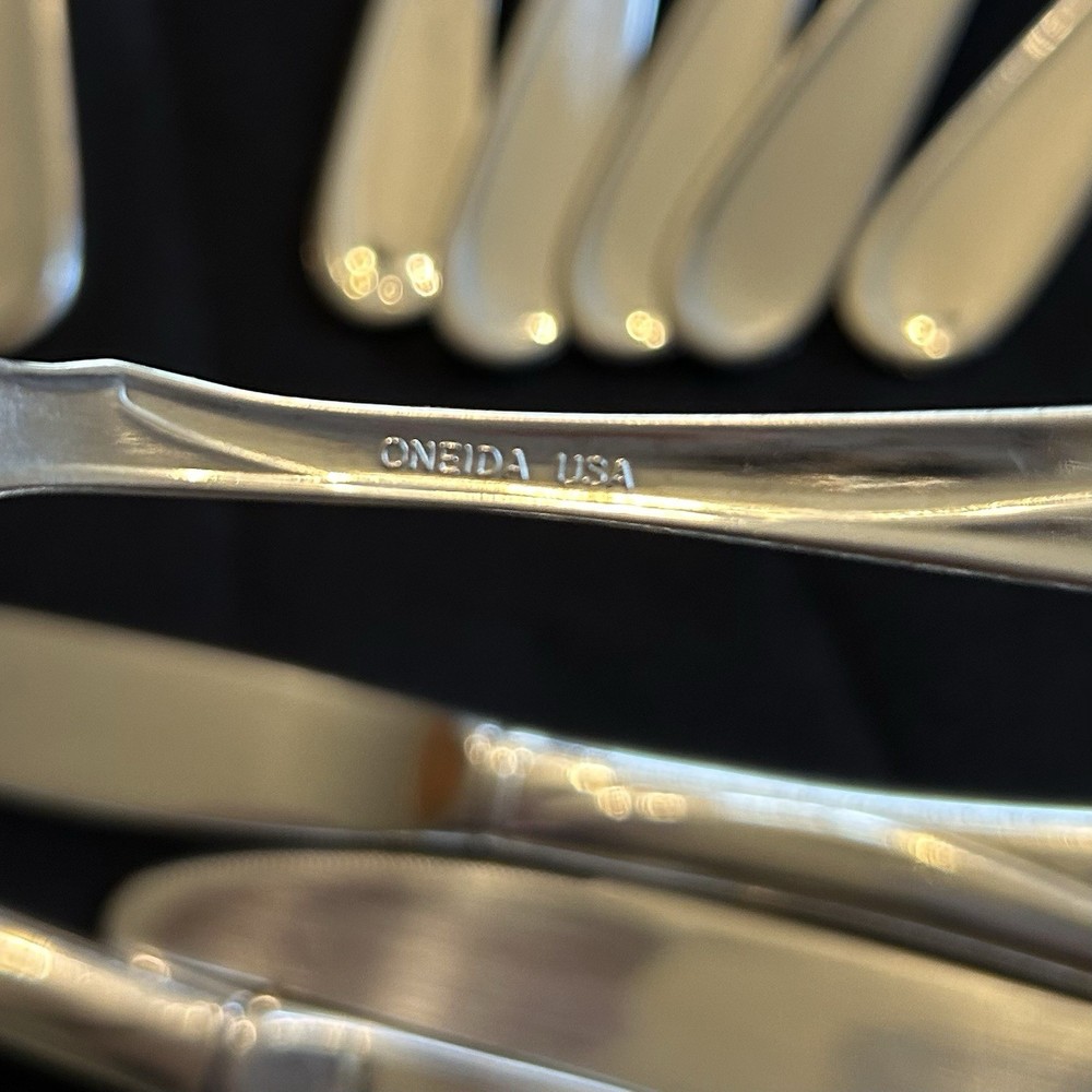 Preowned 30 Pc Oneida Flight Reliance Stainless Steel Flatware Assorted Lot